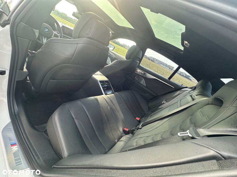 BMW Seria 8 M850i xDrive - 14