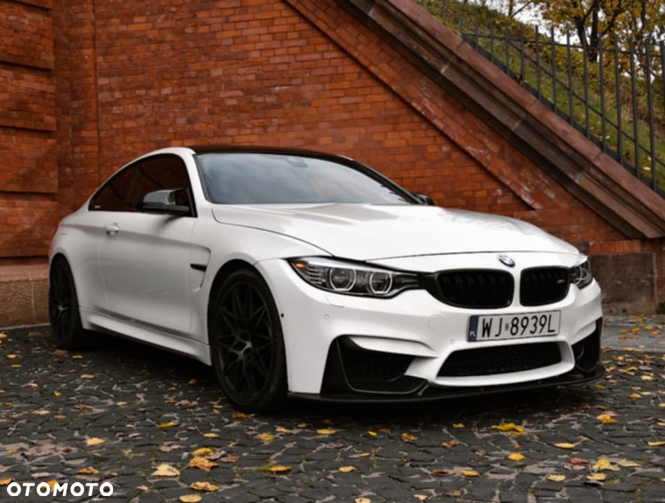 BMW M4 Coupe DKG - 11