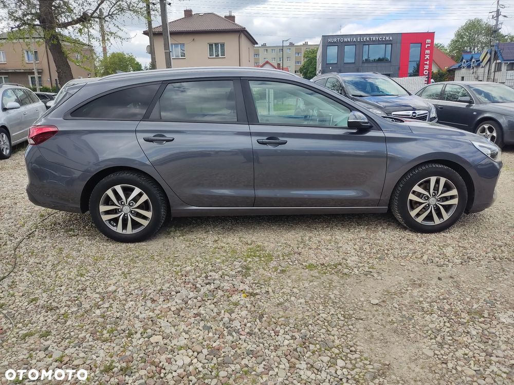 Hyundai i30 blue Kombi 1.4 Style - 4