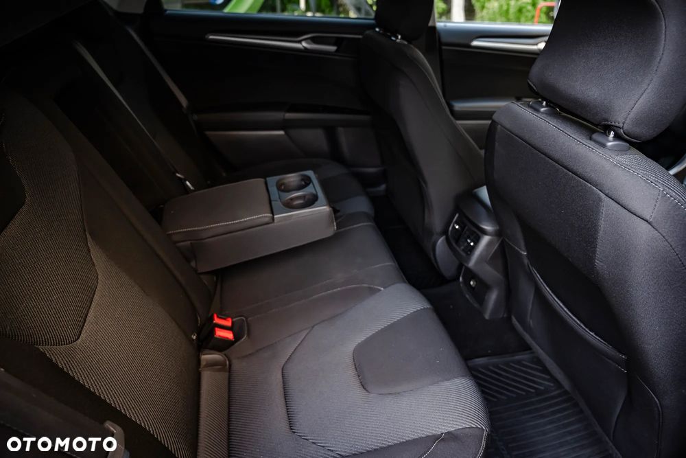 Ford Mondeo 2.0 TDCi Titanium PowerShift - 17