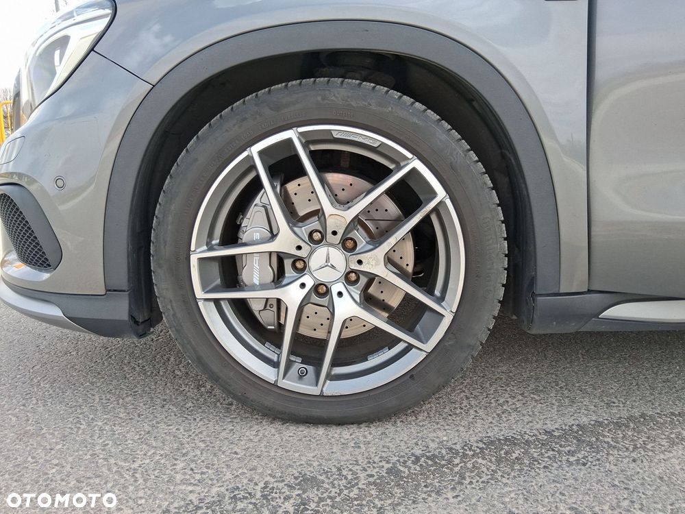 Mercedes-Benz GLA - 29