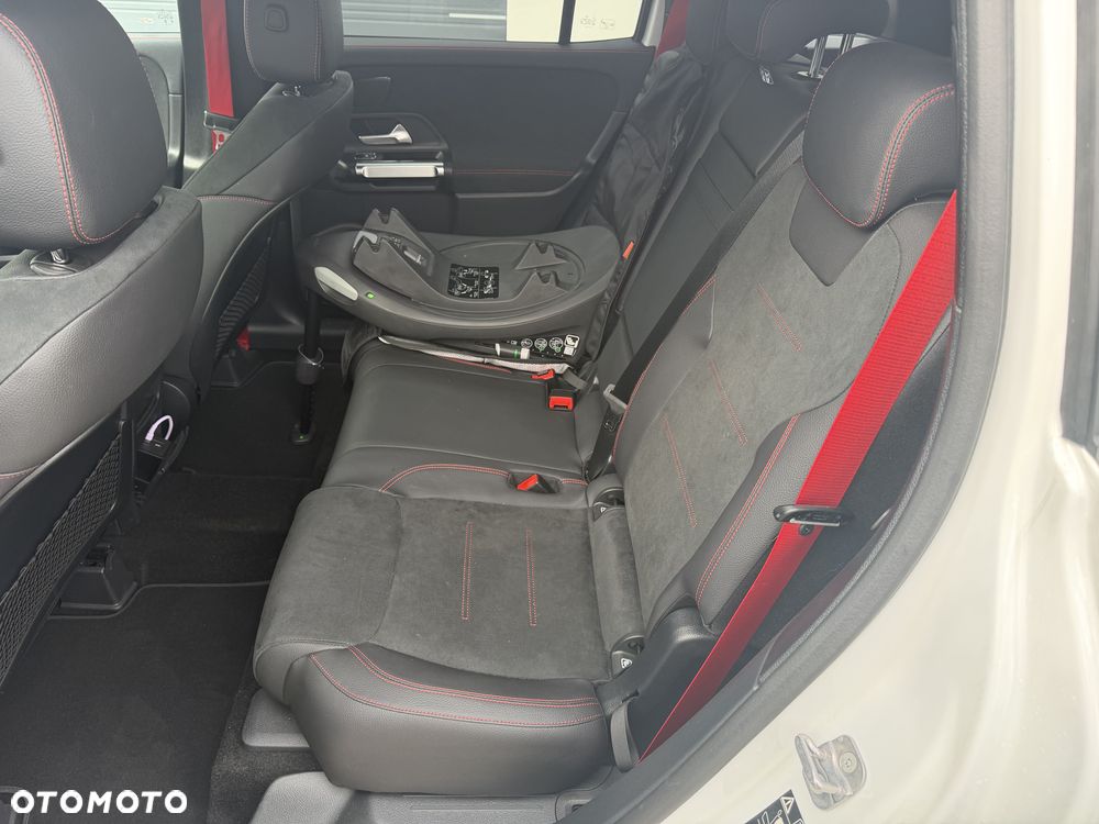 Mercedes-Benz GLB AMG 35 mHEV 4-Matic 8G-DCT - 27