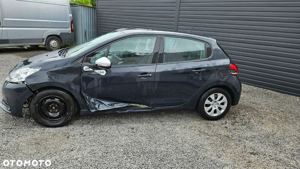 Peugeot 208 - 5