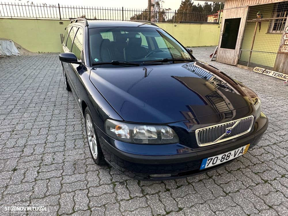 Volvo V70 D5 Nivel 2 Auto. - 1