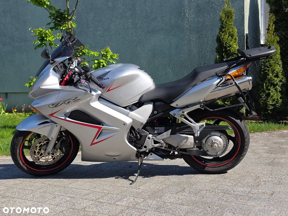 Honda VFR - 3