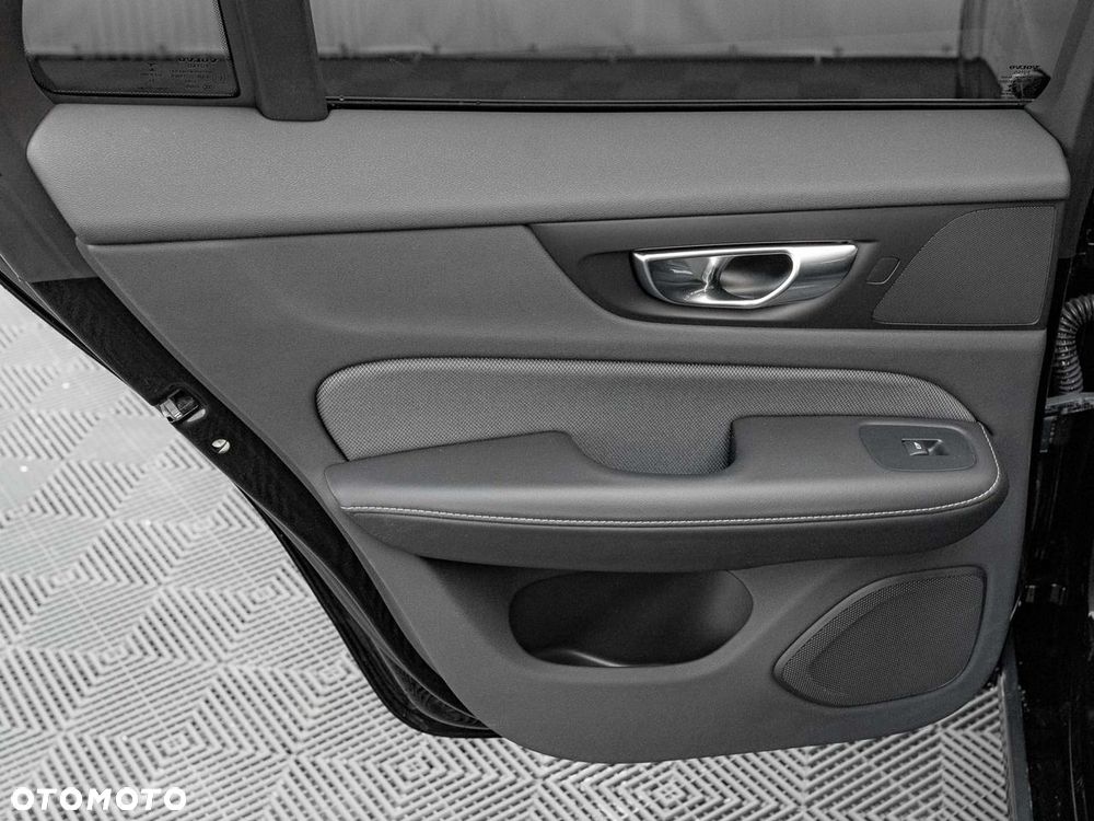 Volvo V60 B4 D Geartronic RDesign - 25