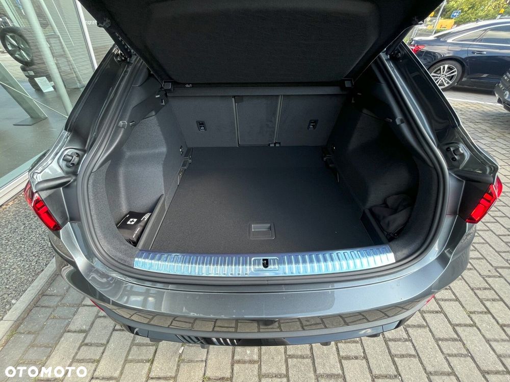 Audi Q3 Sportback - 16