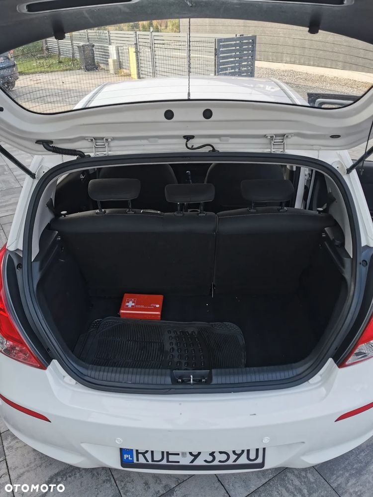 Hyundai i20 1.2 Trend - 18