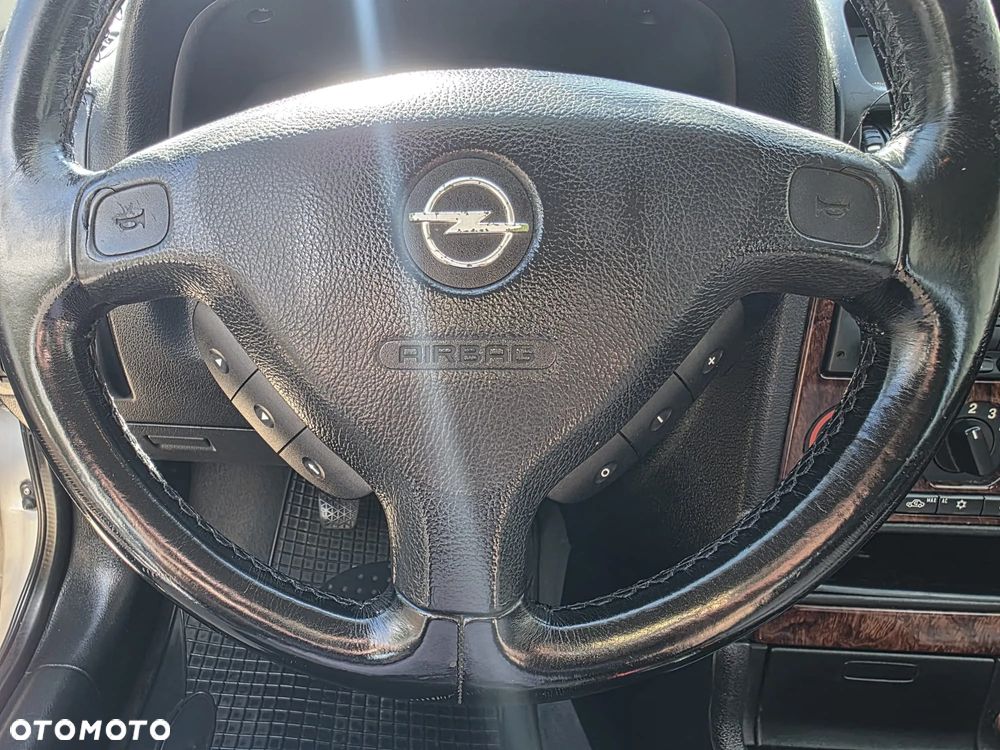 Opel Astra 1.6 GLS - 13
