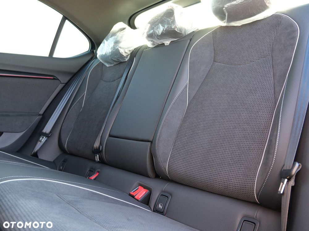 Skoda Superb 2.0 TSI Sportline DSG - 37
