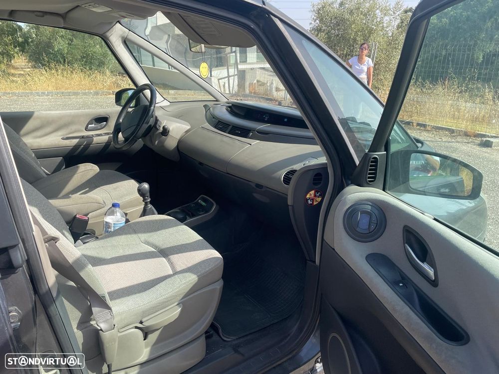 Renault Espace 1.9 dCi Confort 5L - 4