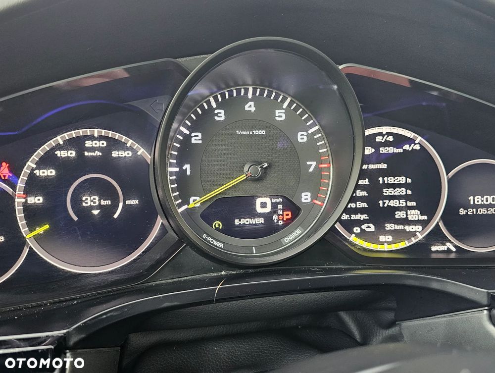 Porsche Cayenne - 21