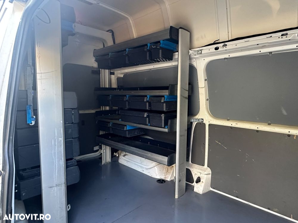 Volkswagen Transporter - 7