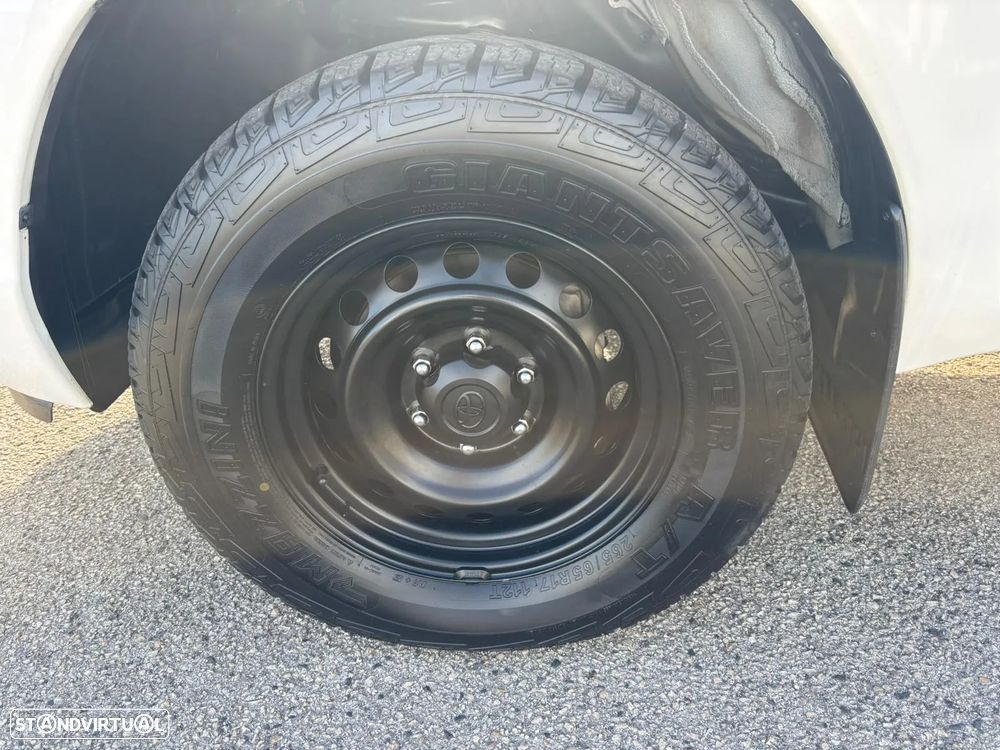 Toyota Hilux 2.4 D-4D 4WD CD CM - 11