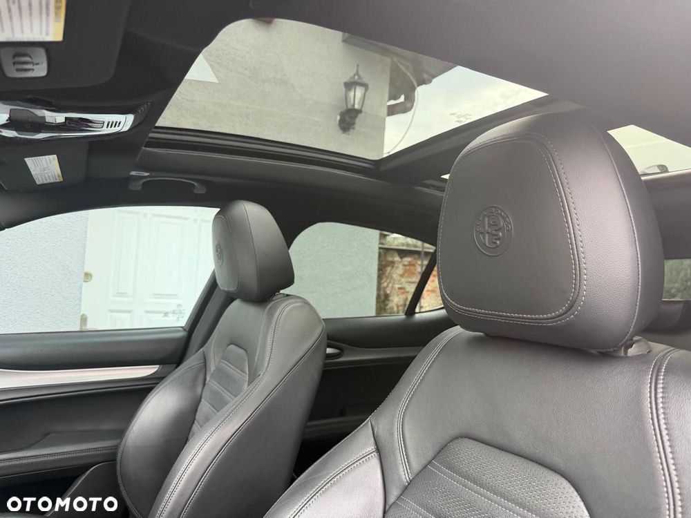 Alfa Romeo Stelvio 2.0 Turbo Executive Q4 - 12