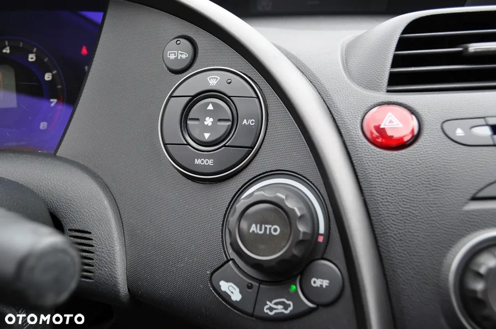 Honda Civic 1.8 Comfort - 23