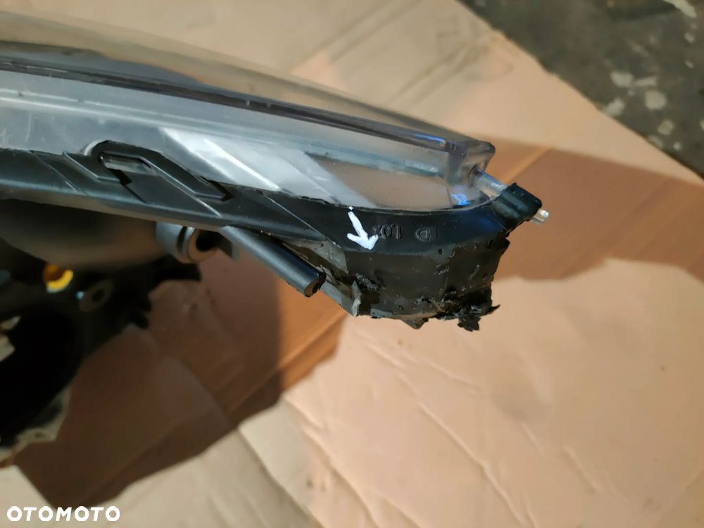 Lampa Meriva B prawa europa - 5