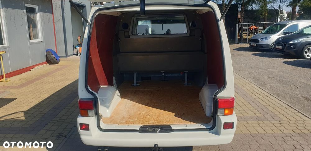 Volkswagen Transporter - 9