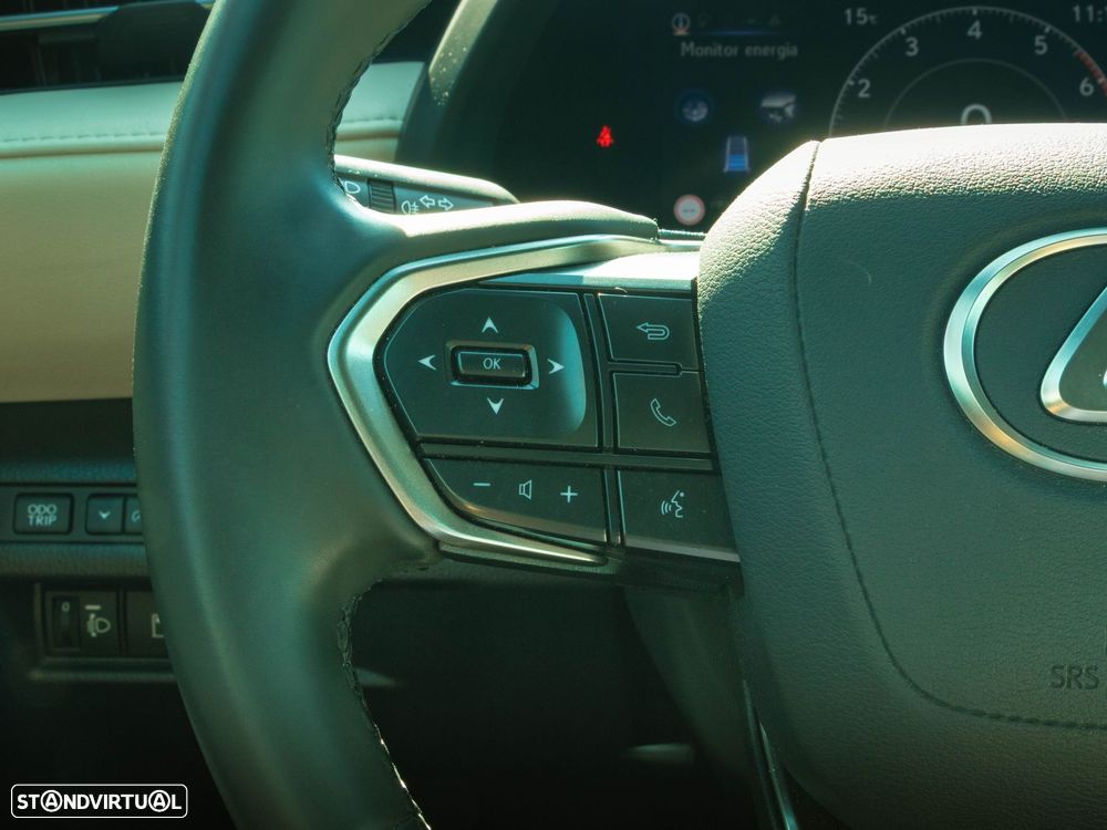 Lexus LBX Elegant - 28