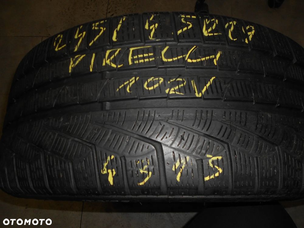 OPONA POJEDYNKA 245/45R19 PIRELLI SOTTOZERO WINTER 240 SERIE II DOT 4315 6.9MM - 1