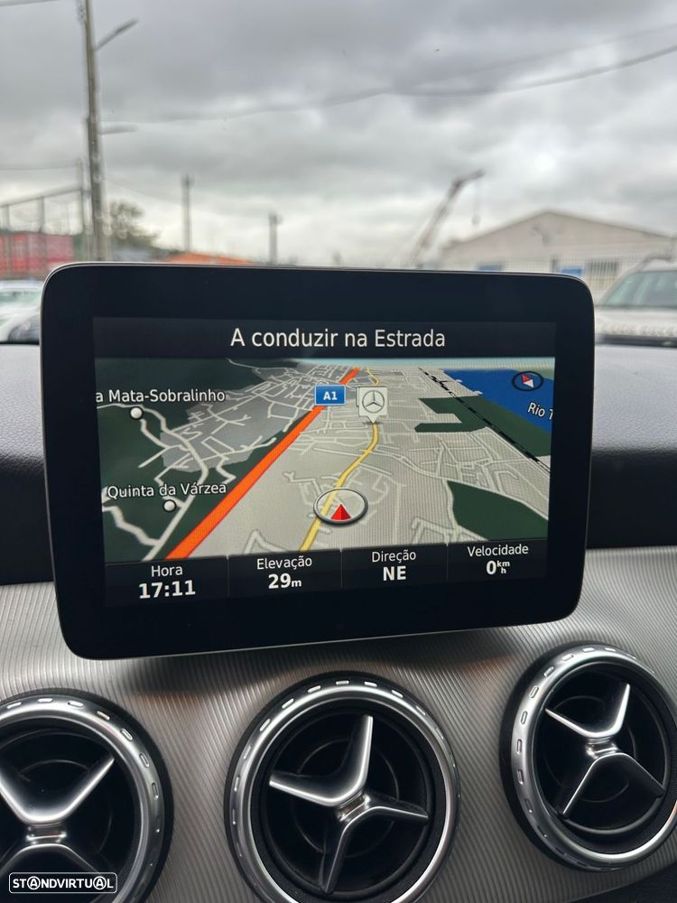 Mercedes-Benz GLA 220 d 4Matic 7G-DCT Style - 11