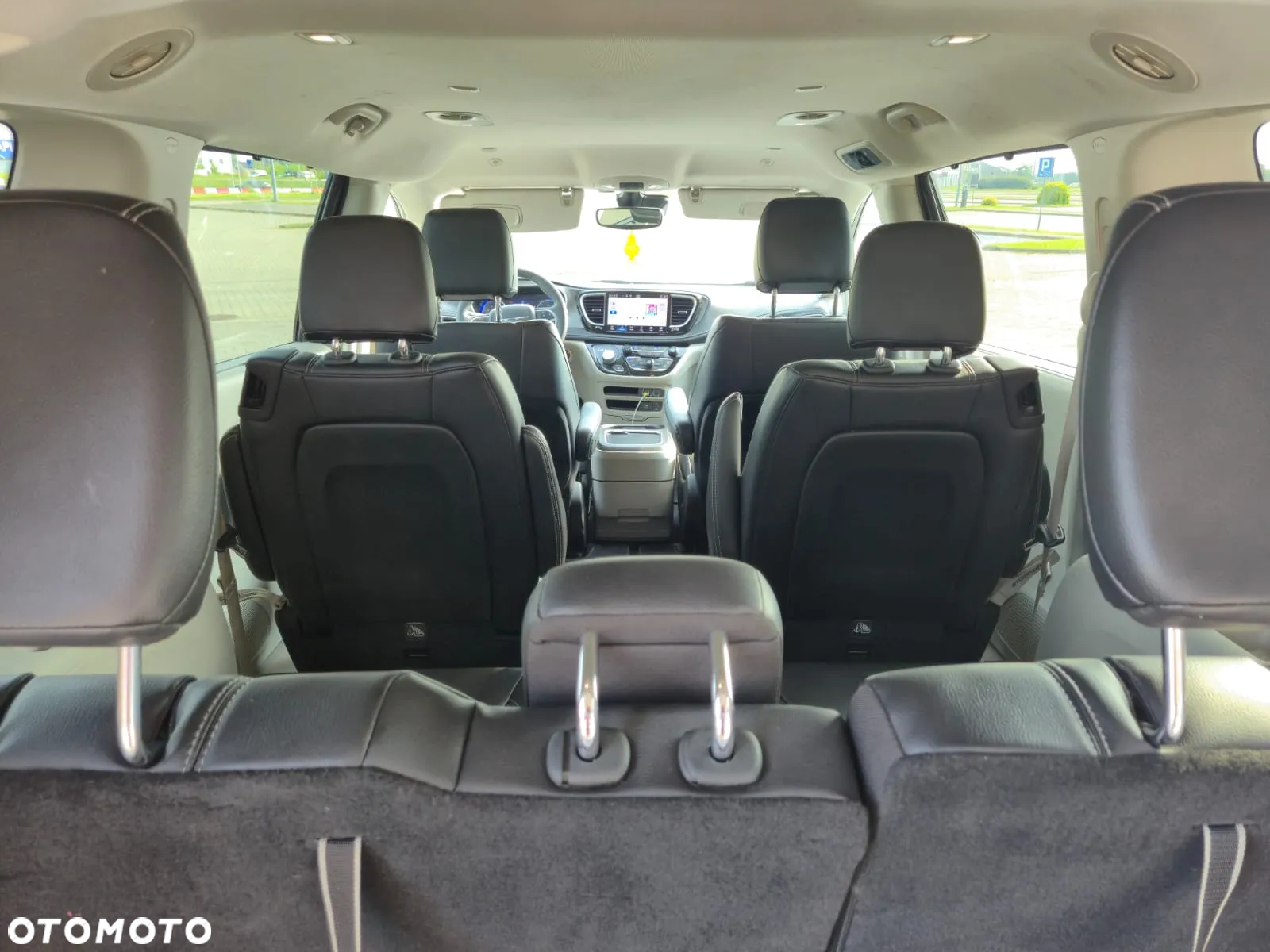 Chrysler Pacifica - 16