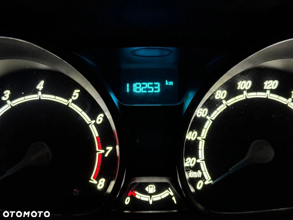 Ford Fiesta 1.0 EcoBoost STart-Stop Titanium - 24