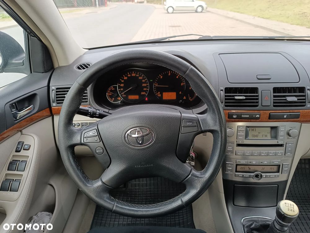 Toyota Avensis 2.0 D-4D Sol - 7