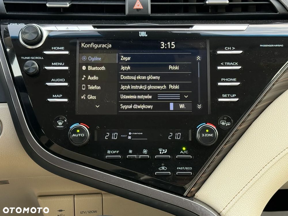Toyota Camry 2.5 Hybrid Executive CVT - 8