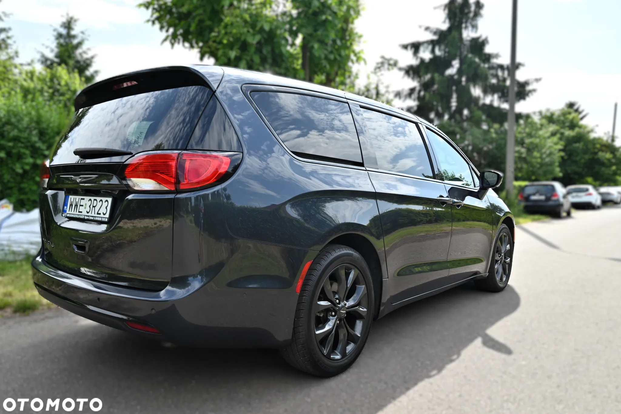 Chrysler Pacifica - 22
