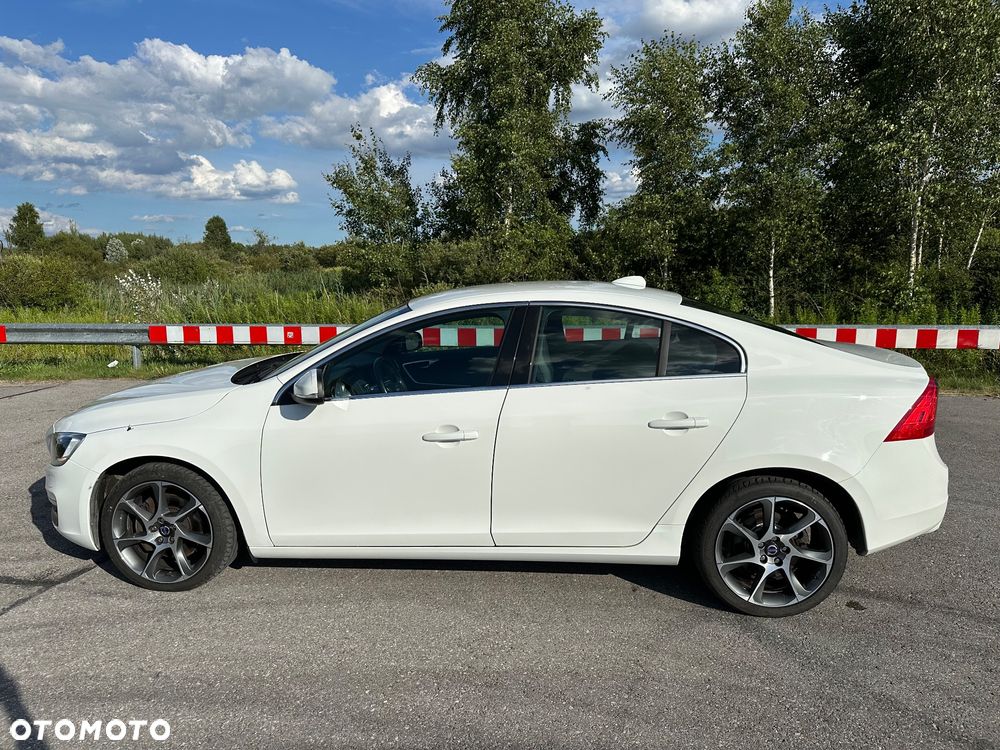 Volvo S60 D5 AWD Momentum - 11