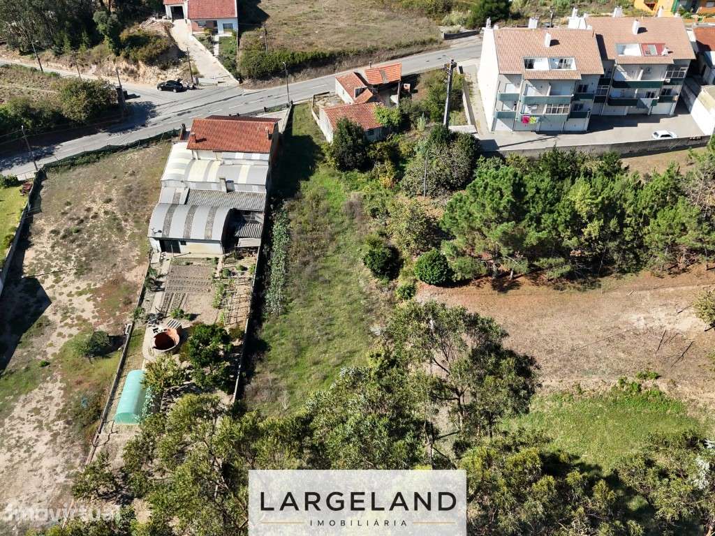 Casa para Recuperar com Terreno Urbano de 3.000 m² em Oliveirinha - Grande imagem: 4/7