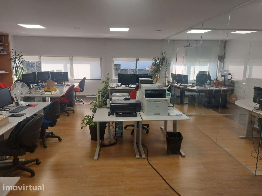 Armazém Zona industrial da Maia - Grande imagem: 4/29