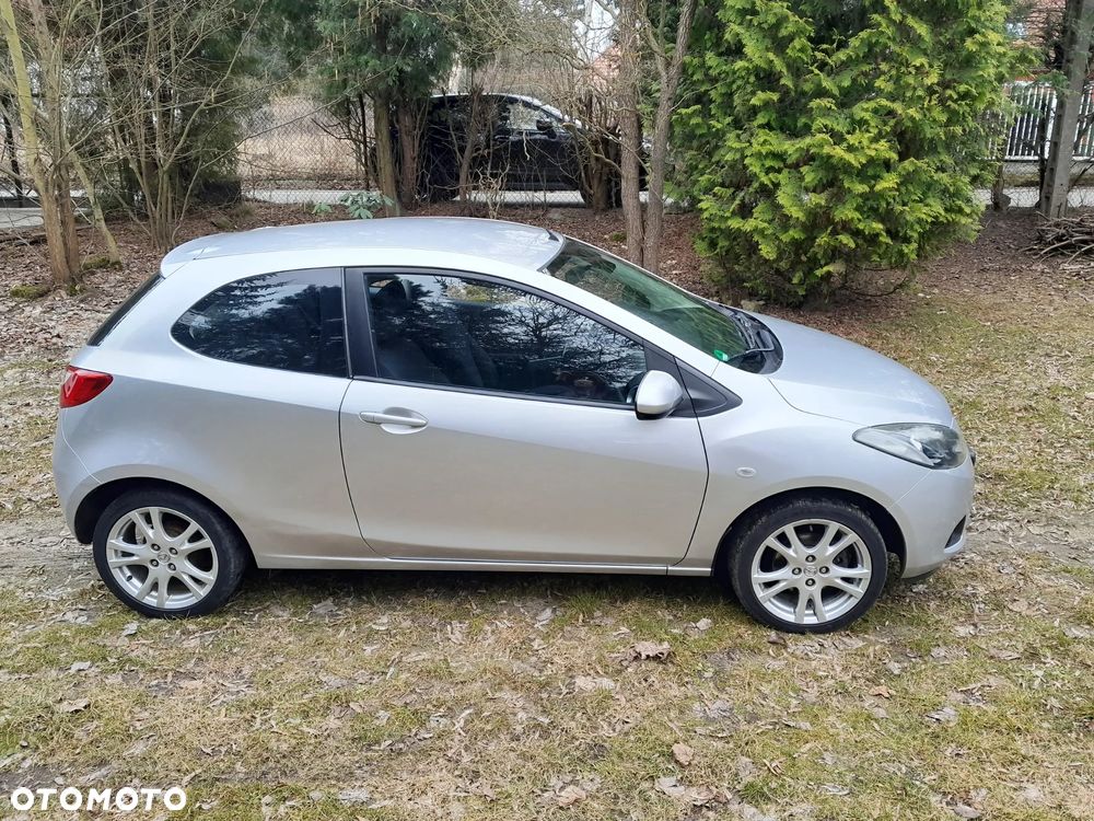 Mazda 2 - 5