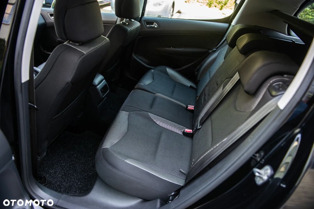 Peugeot 308 HDi FAP 135 Platinum - 19