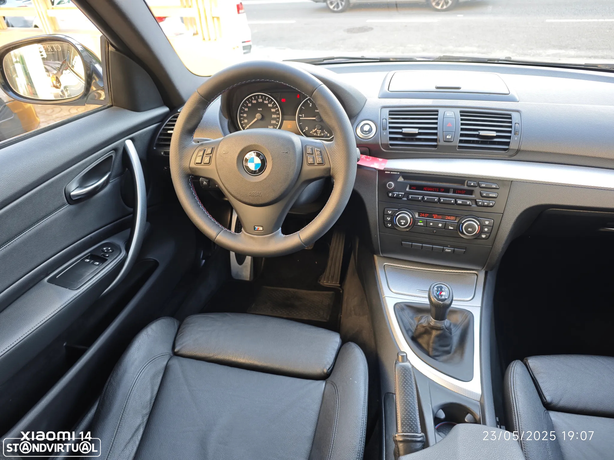 BMW 118 d Coupe Limited Edition Lifestyle c/ M Sport Pack - 25