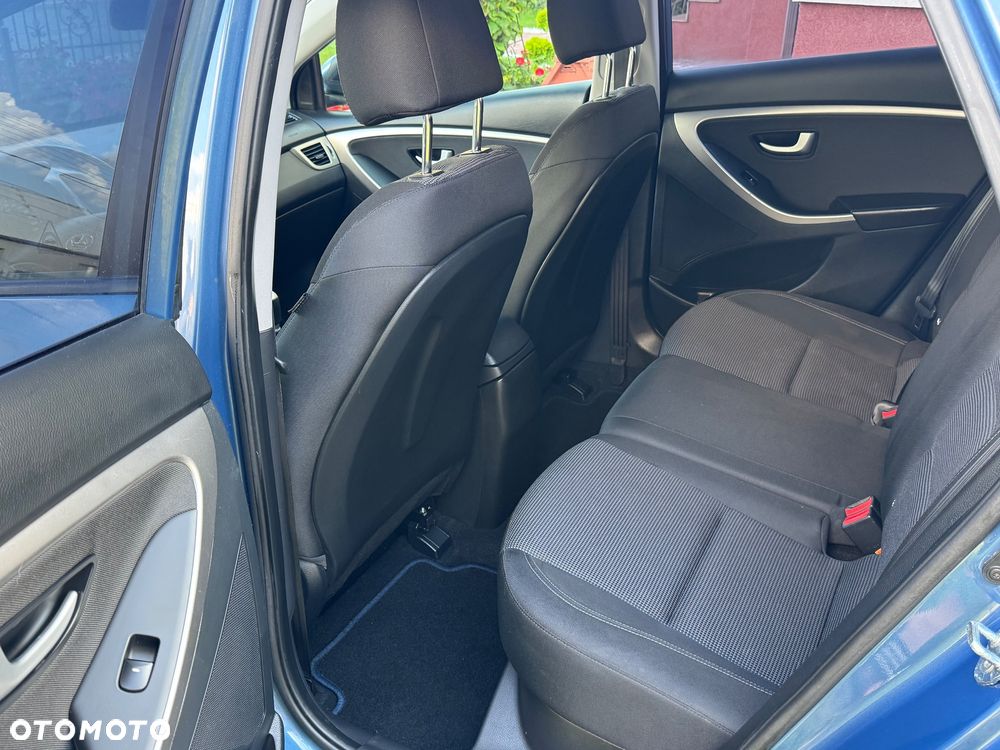 Hyundai i30 1.6 Premium - 12