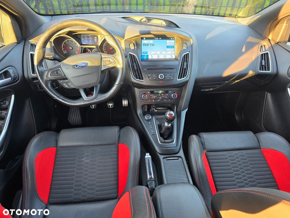 Ford Focus 2.0 EcoBoost ST mit Leder-Exclusiv-Paket - 9