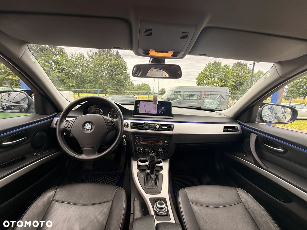 BMW Seria 3 318i - 10
