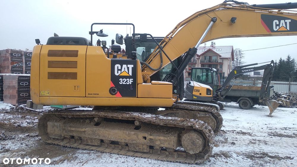 Caterpillar 323F - 13