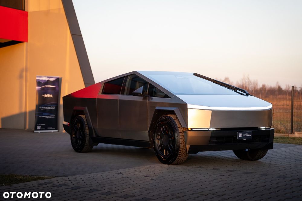 Tesla Cybertruck - 4