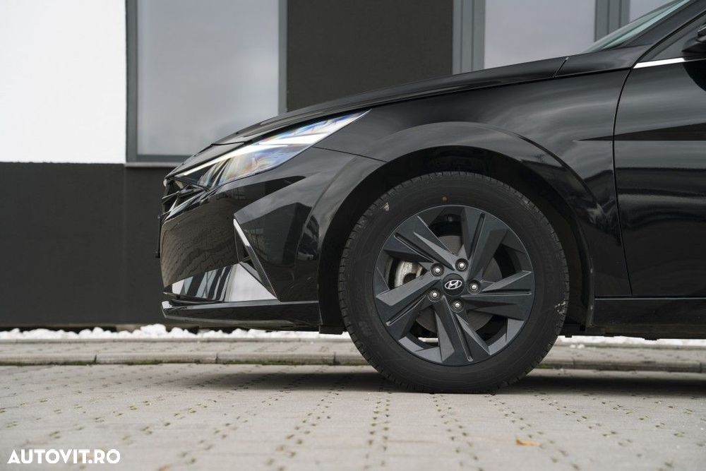 Hyundai Elantra - 9