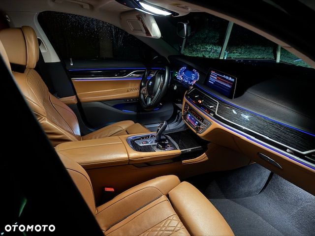 BMW Seria 7 740d xDrive - 22