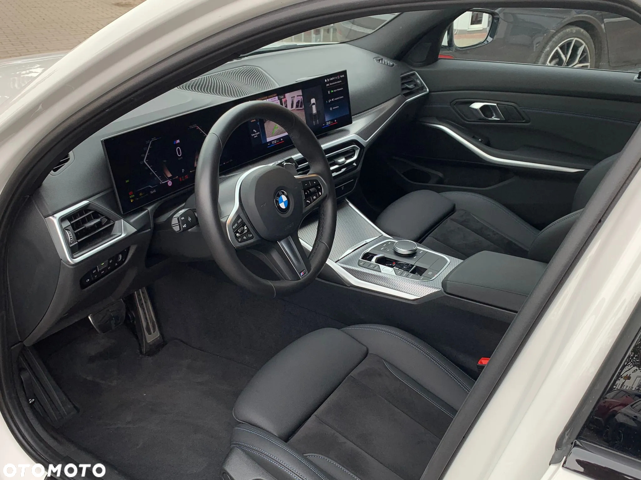 BMW Seria 3 330i M Sport - 9