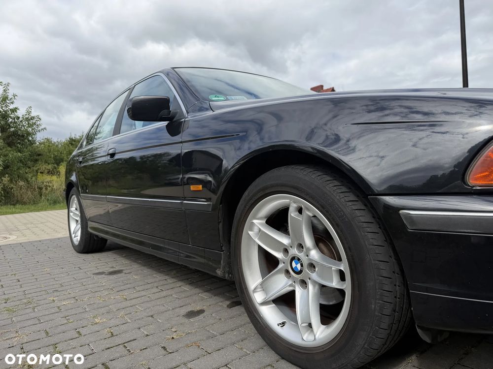 BMW Seria 5 528i - 10