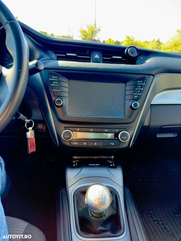 Toyota Avensis - 12