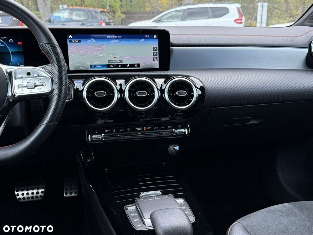 Mercedes-Benz CLA 180 AMG Line 7G-DCT - 25