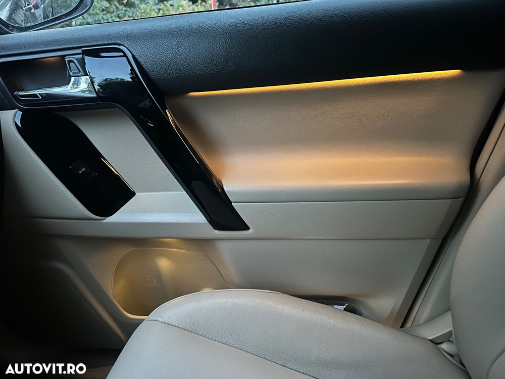 Toyota Land Cruiser 2.8l Turbo D-4D AVS Aut. Luxury - 16
