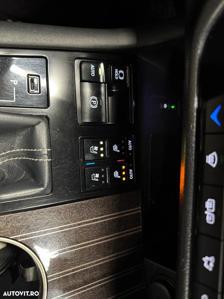 Lexus Seria RX 450h (hybrid) Luxury Line - 16