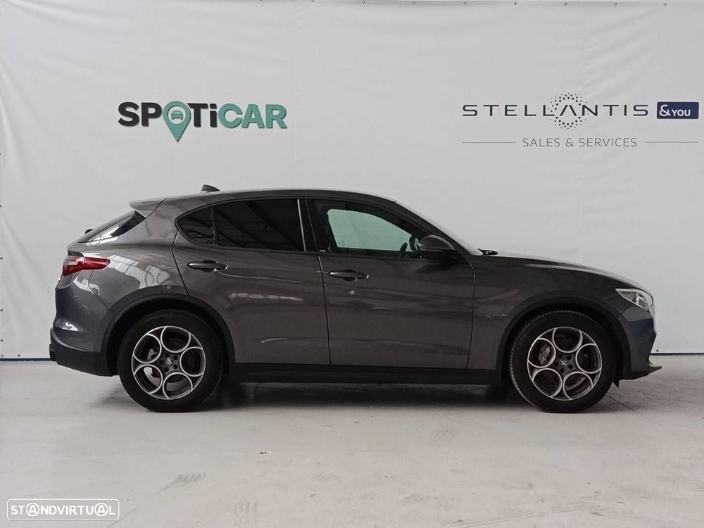 Alfa Romeo Stelvio 2.2 D Sprint AT8 - 4